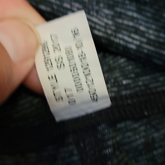 Under Armour black space dyed cropped leggings small - Picture 5 of 12